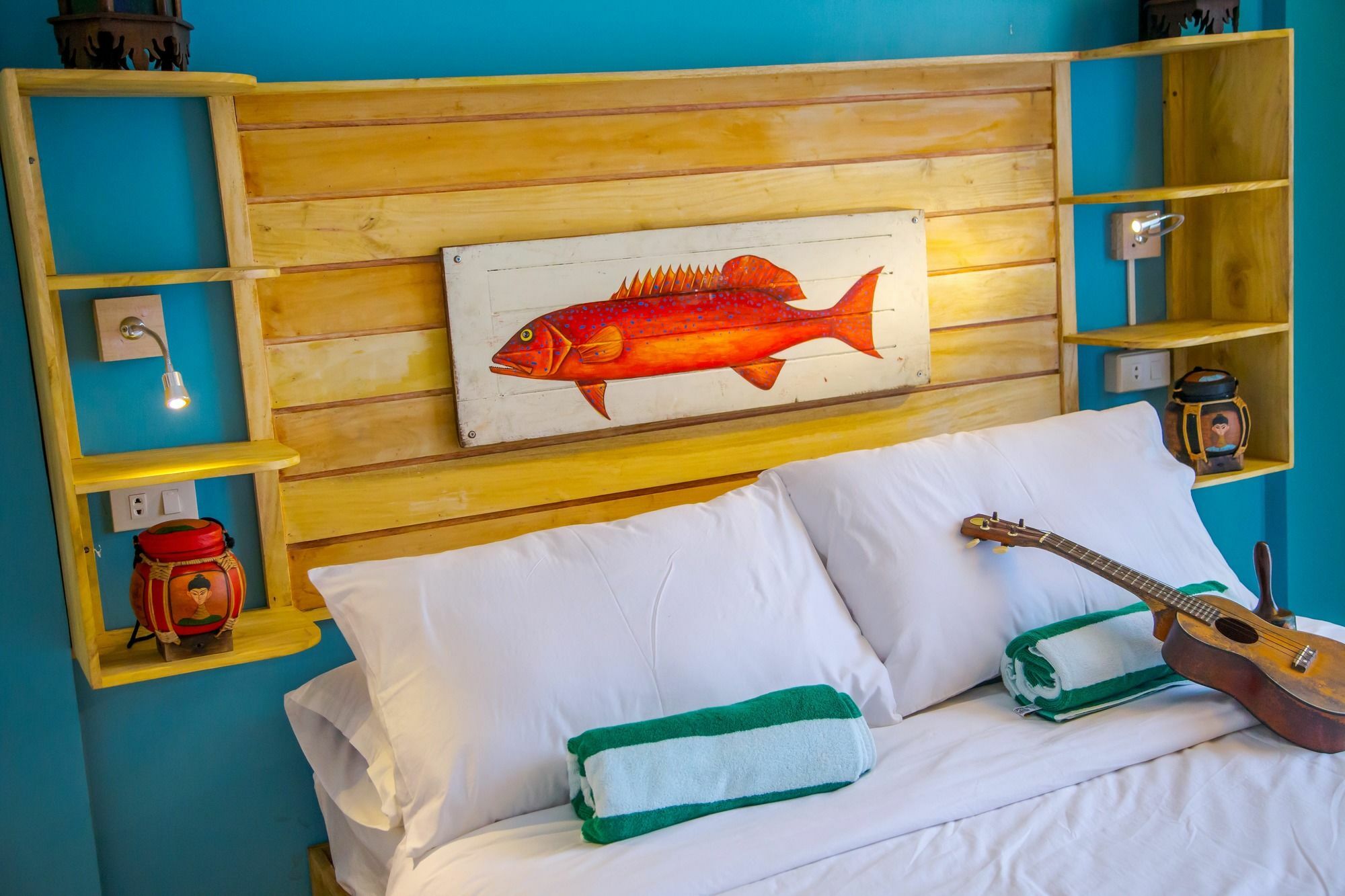Flotsam And Jetsam Artist Beach Hostel San Juan  Bagian luar foto