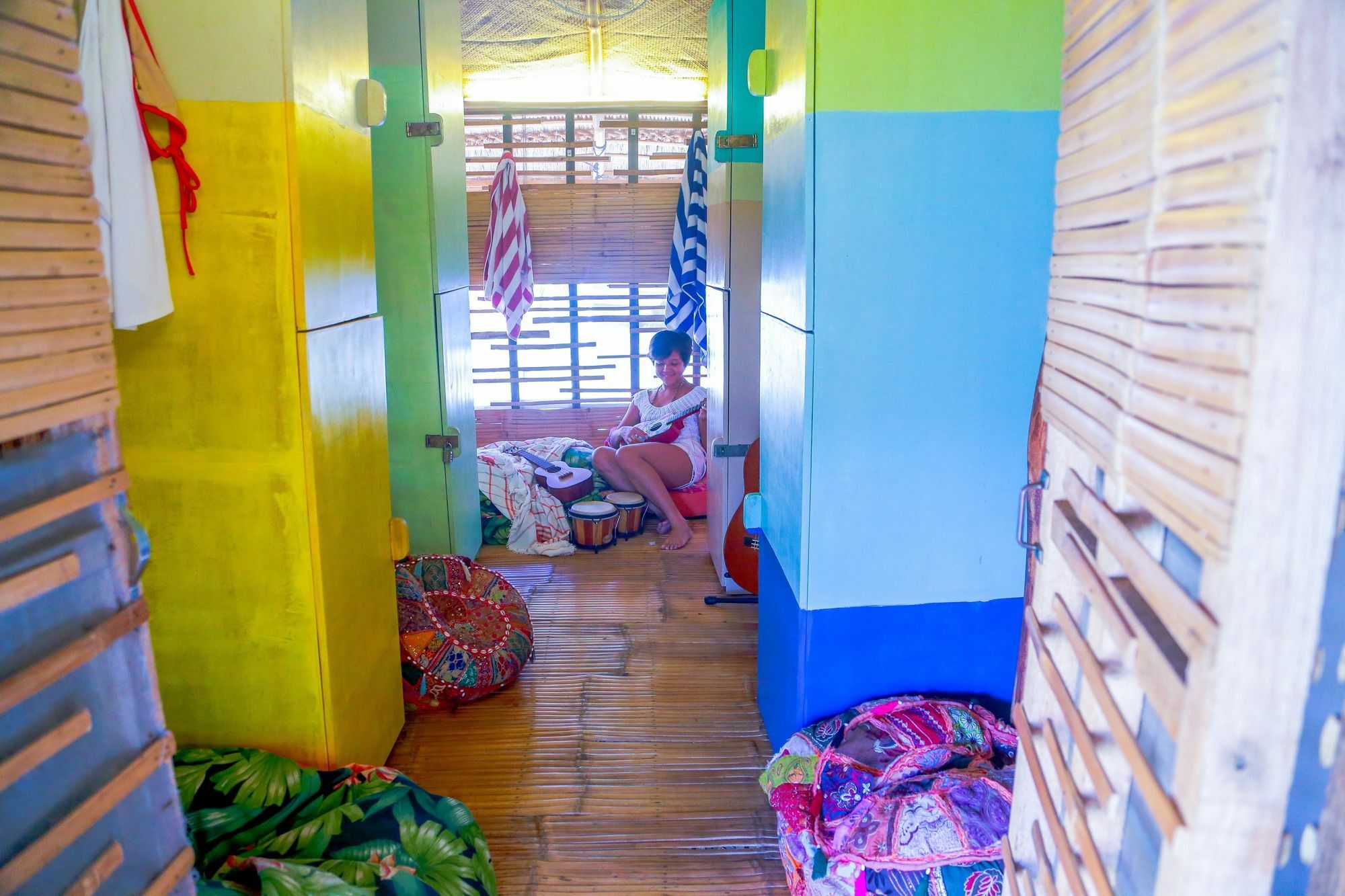 Flotsam And Jetsam Artist Beach Hostel San Juan  Bagian luar foto